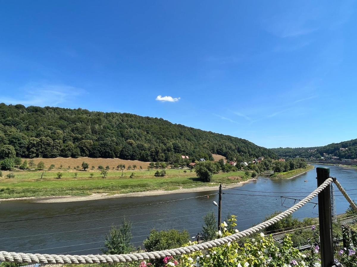 Saechsische-Schweiz-Ferienhaus-Wohnung-1-Mit-Elbblick-Sauna-Und-Kamin Königstein an der Elbe Eksteriør bilde