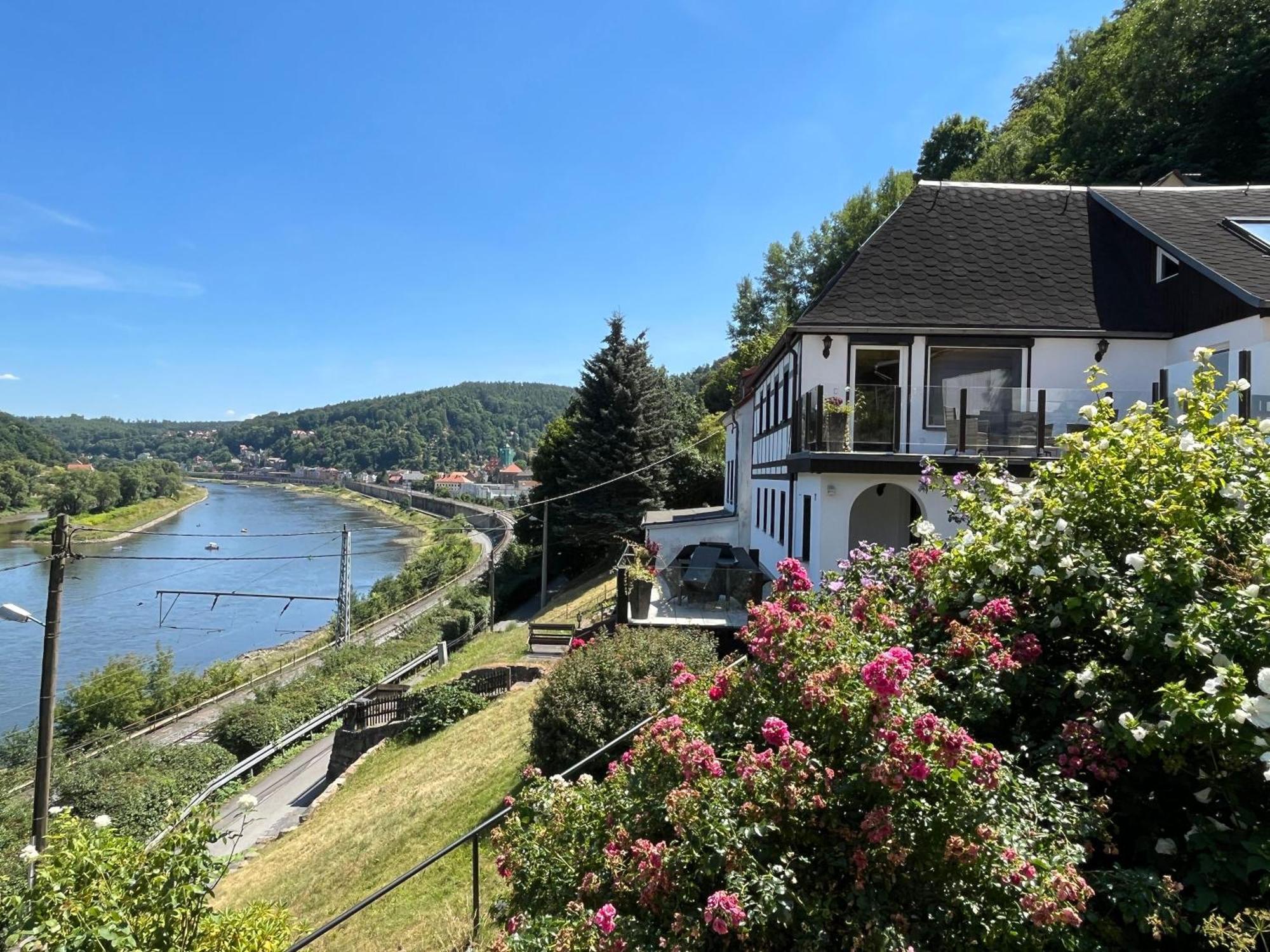 Saechsische-Schweiz-Ferienhaus-Wohnung-1-Mit-Elbblick-Sauna-Und-Kamin Königstein an der Elbe Eksteriør bilde